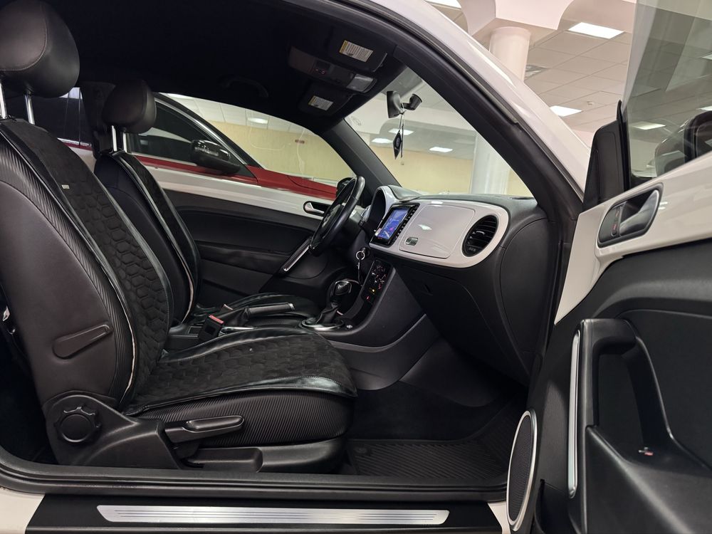 Volkswagen Beetle 2.5МРі 20V 6АКПП 2012 р.в. (170 к.с.)