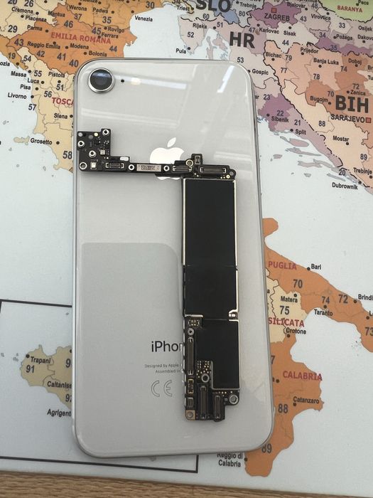 Plyta główna Iphone 8 - bez id lock