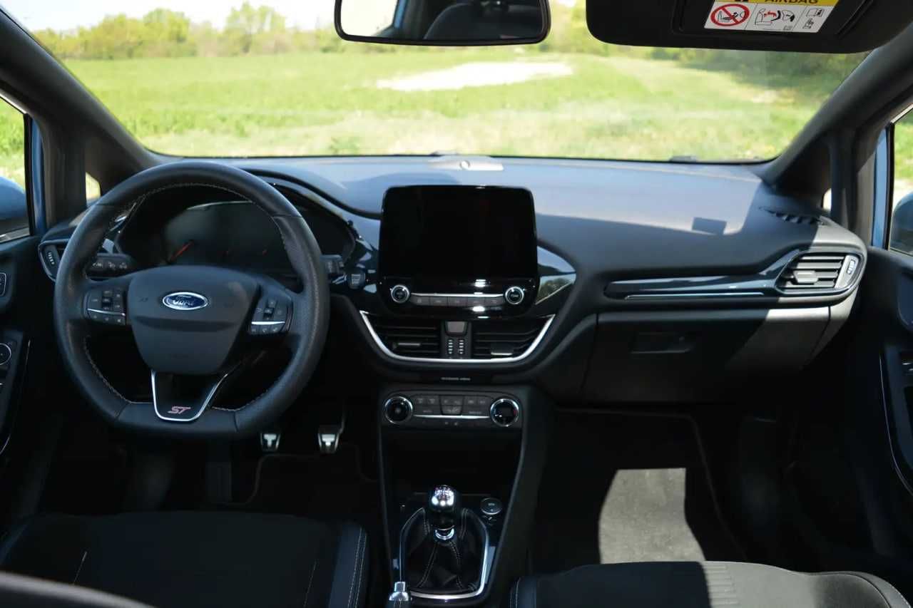 Разборка Ford Fiesta бампер Б/У автозапчастини