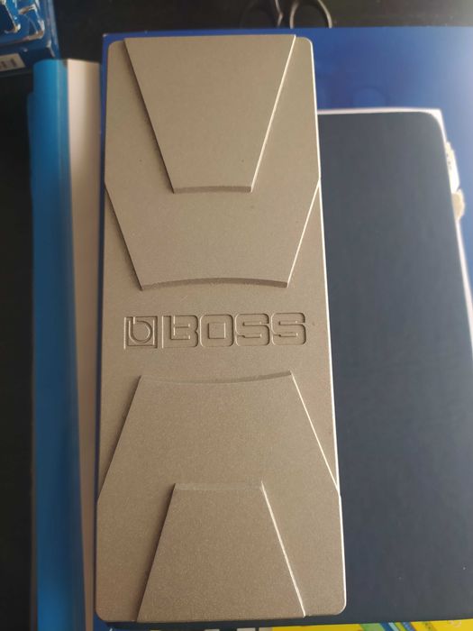 BOSS FV-30H Pedal Volume p/ Guitarras