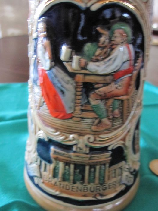 Caneca alemã, centenária em bom estado de conservação.