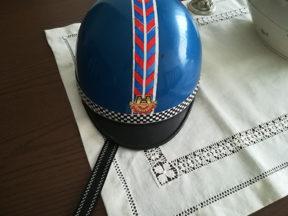 Capacete para mota, anos 70