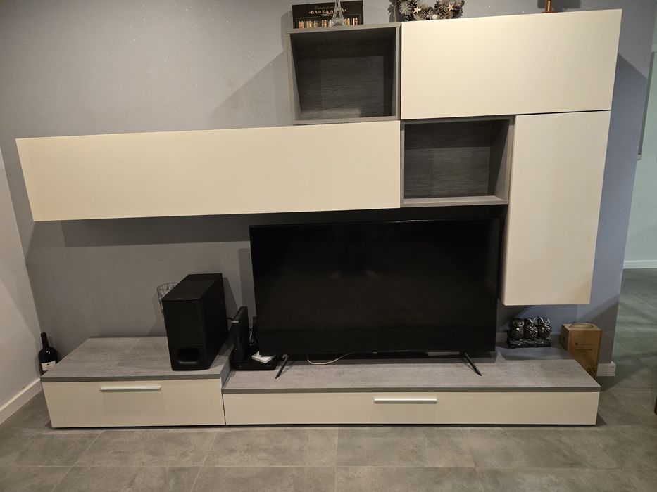 Vendo Móvel para TV.