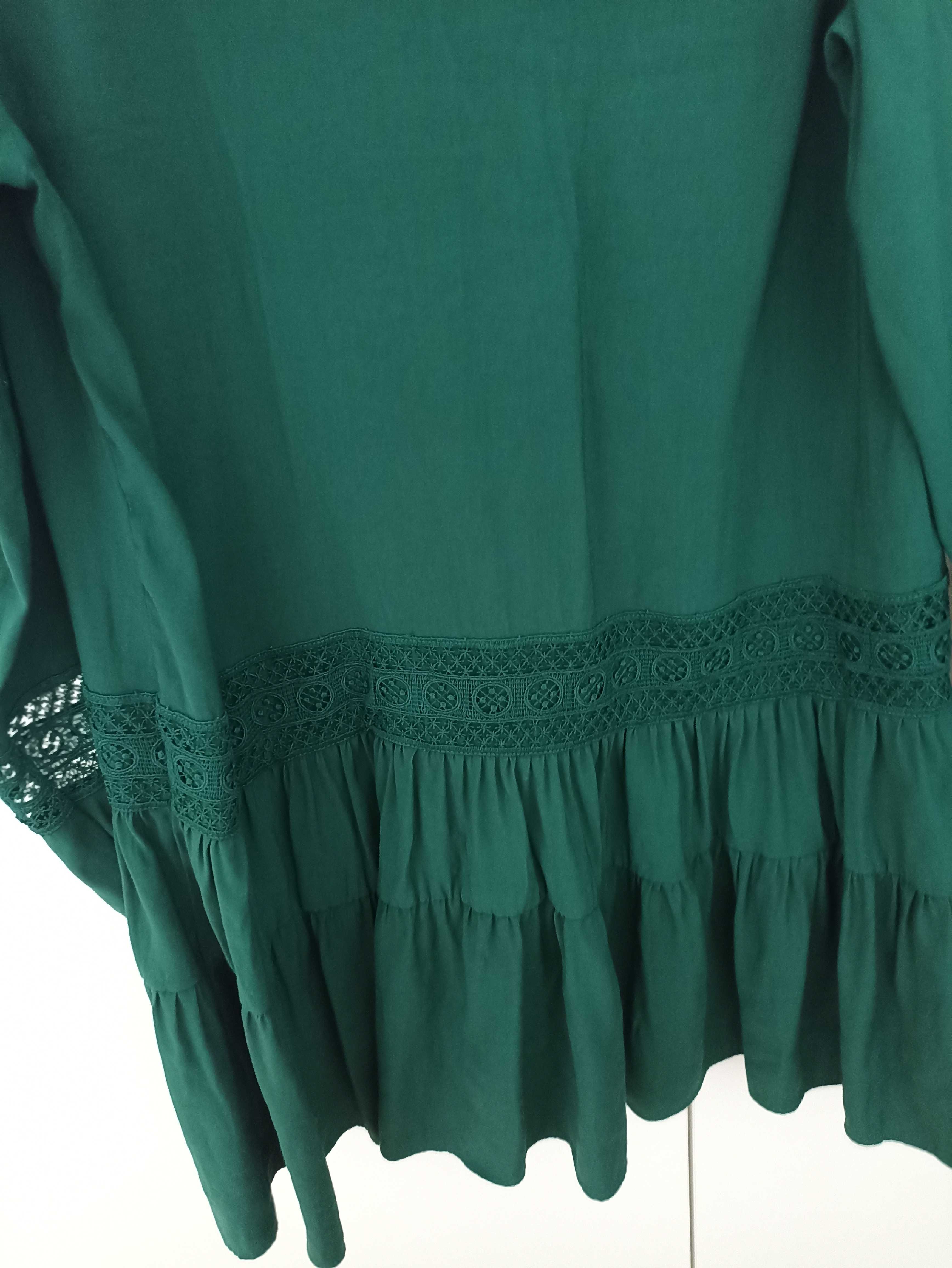 Zielona sukienka z haftem i koronka reserved