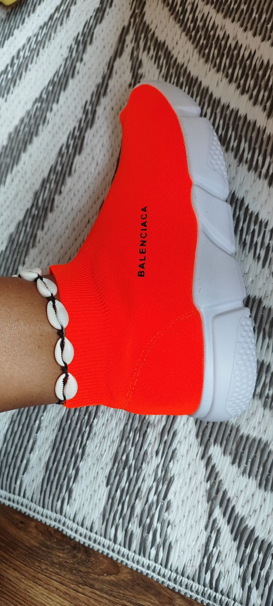 Buty snikers skarpety haluksy adidasy sportowe neon gumki sneakersy r.