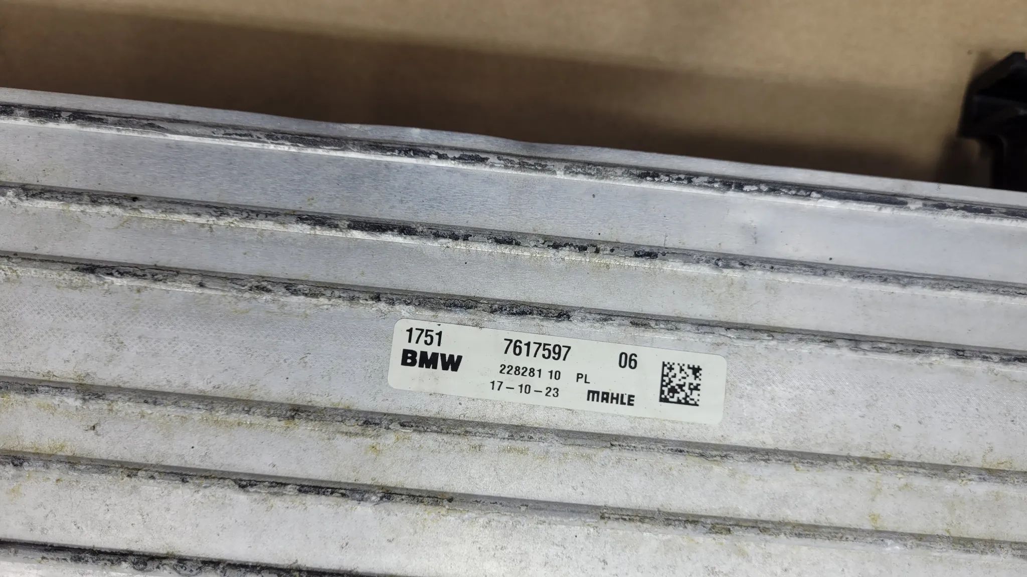 MINI F57 BMW F40 F44 F45 1.5 CHŁODNICA POWIETRZA INTERCOOLER 7617597