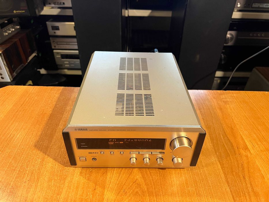 Wieża Yamaha PianoCraft RX-E100 Audio Room