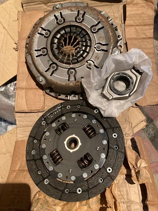 1009136 Комплект зчеплення Ford Escort Fiesta 1.8D Оригінал Сцепление