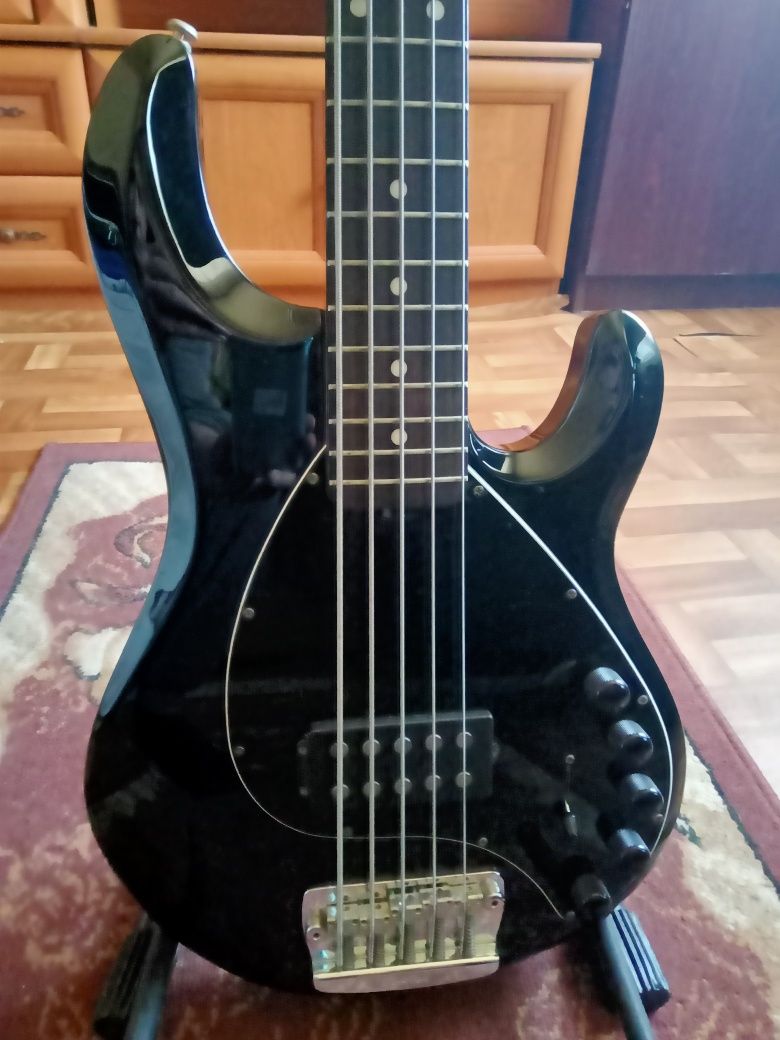 Gitara basowa + akcesoria