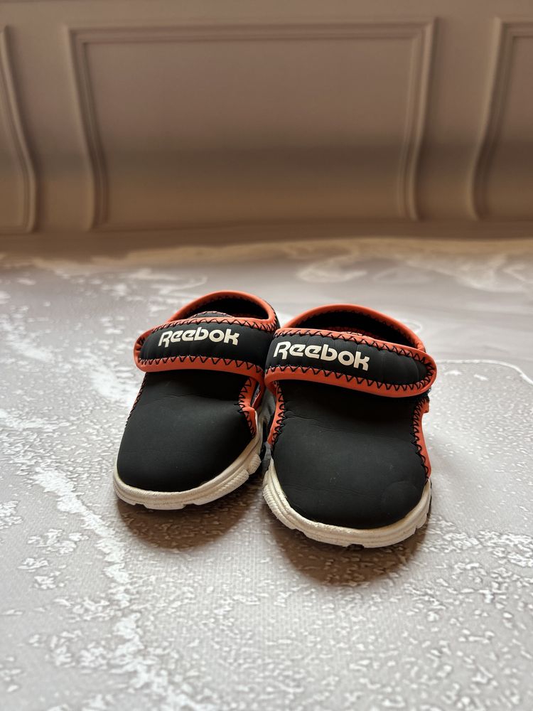 Босоніжки Reebok