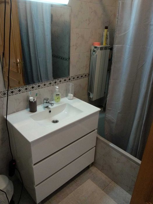 Celas Coimbra - Quarto espaçoso para estud. ou trab. (fem.)