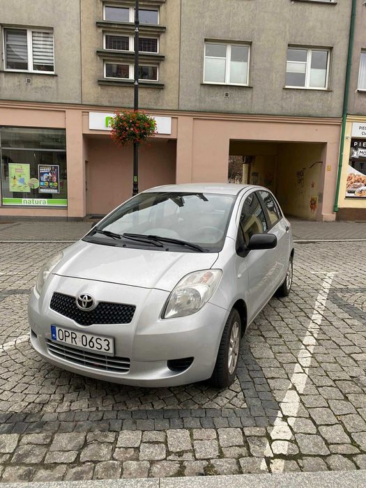 TOYOTA YARIS 1.0 Benzyna. Ekonomiczna, niezawodna, gotowa do jazdy!
