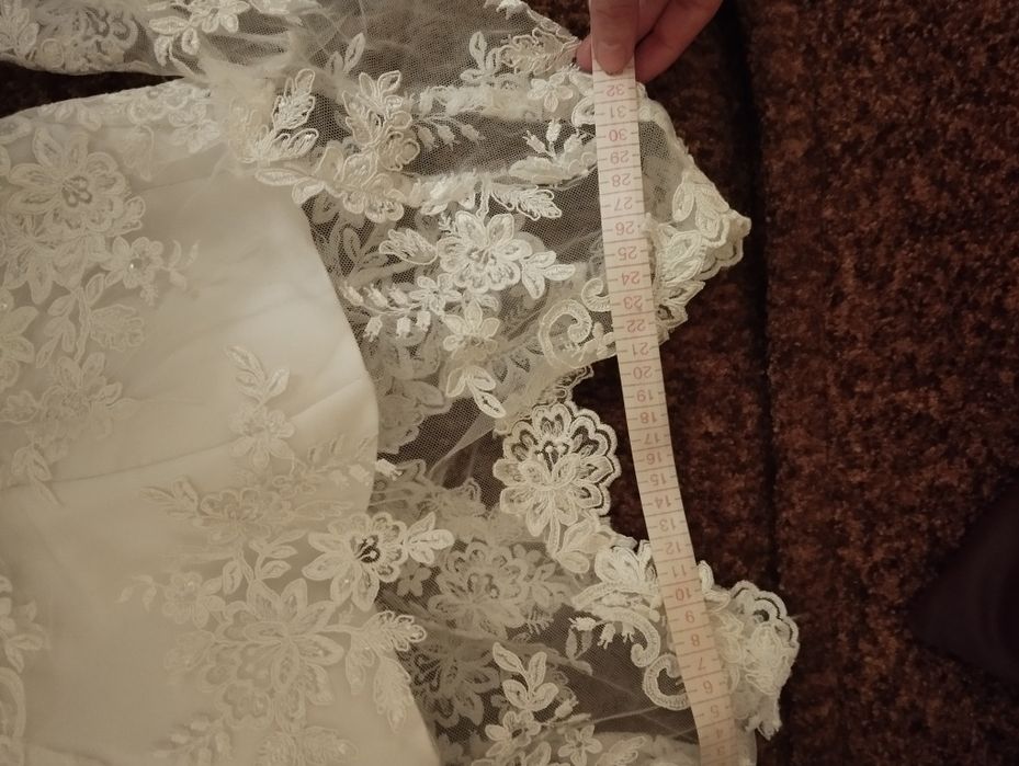 Весільна чарівна сукня