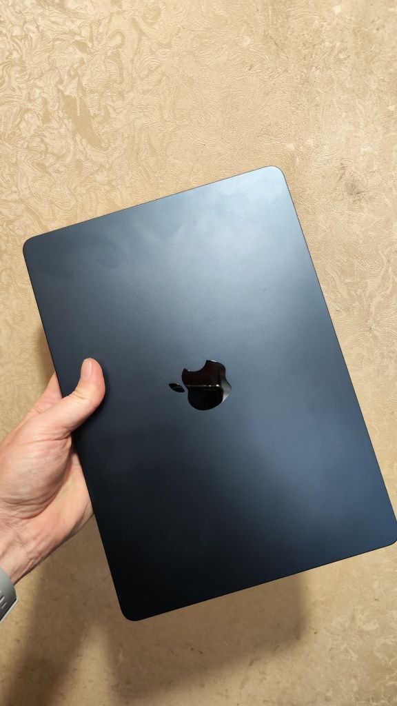 MacBook Air M2, 2022 8GB, 512GB, 13,6” A2681  98% АКБ