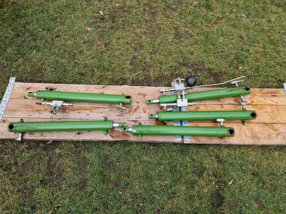 Siłownik hydrauliczny opryskiwacza Amazone UX