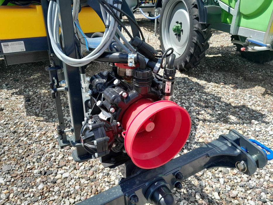Opryskiwacz Bruno X 1500 l 15 m lance własna hydraulika  2000 l Tolmet