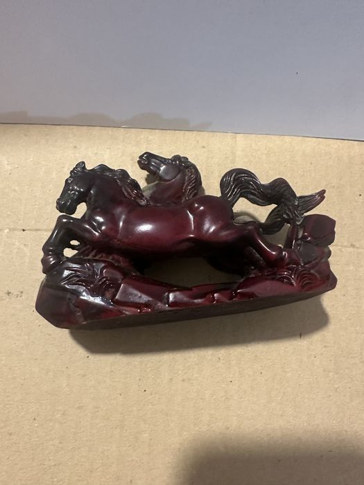 Estatueta de 2 cavalos