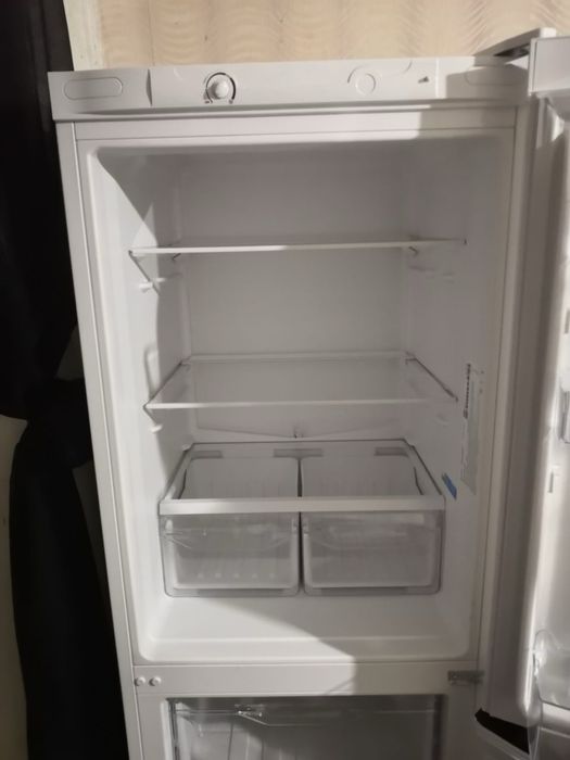 холодильник Indesit DS 3161 W