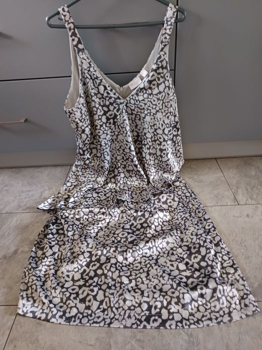 Satynowa letnia sukienka rozmiar 44/46