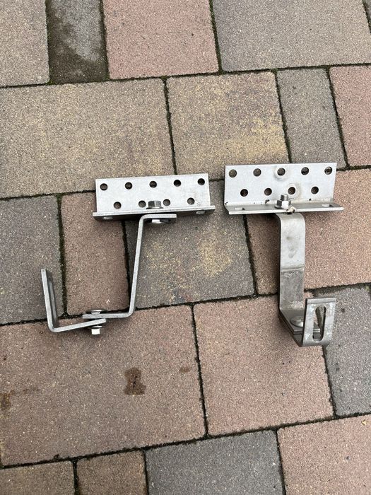 Haki do fotowoltaiki pod dachówkę ceramiczną