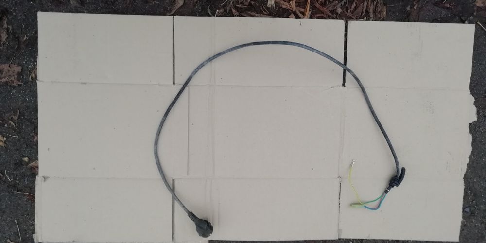 Кабель живлення.