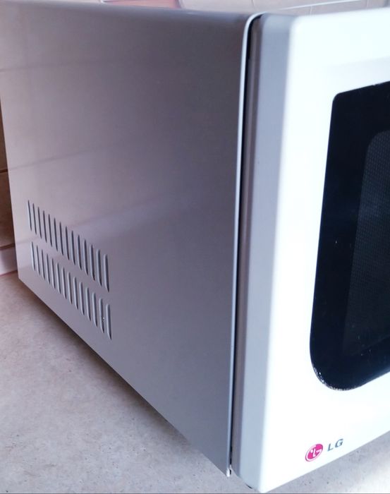 Микроволновая печь с грилем  LG