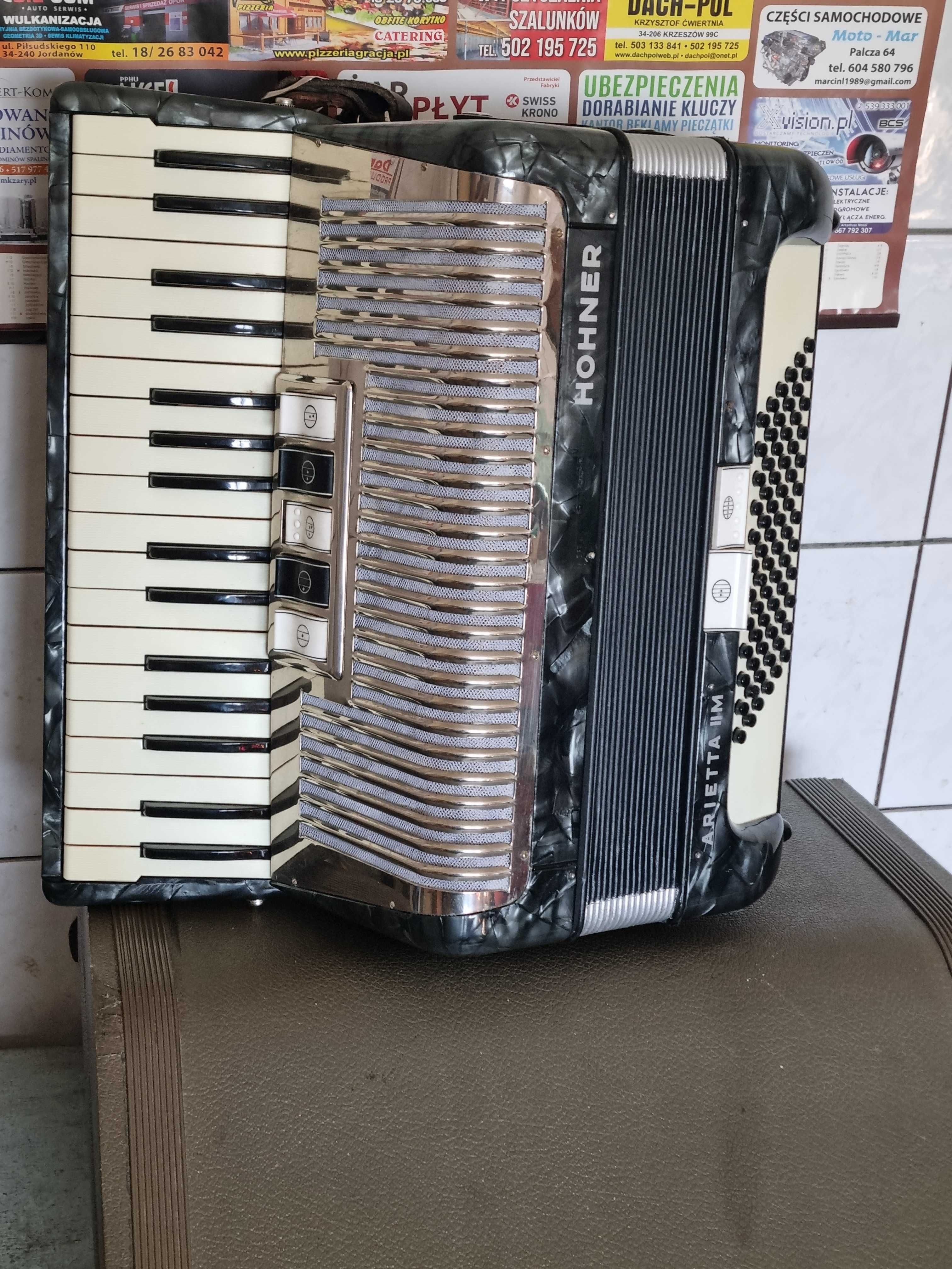 Sprzedam akordeon hohner 72 basy