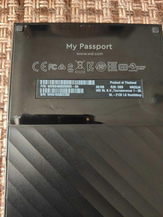 Зовнішні жорсткі диски WD My Passport; Toshiba