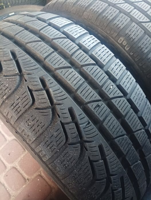 Opony zimowe 235/45/18