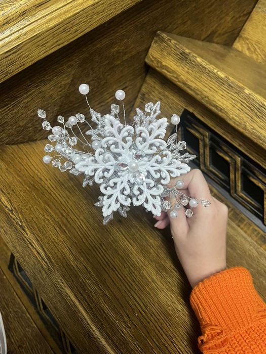 Обручі сніжинок і зірочок ручної роботи