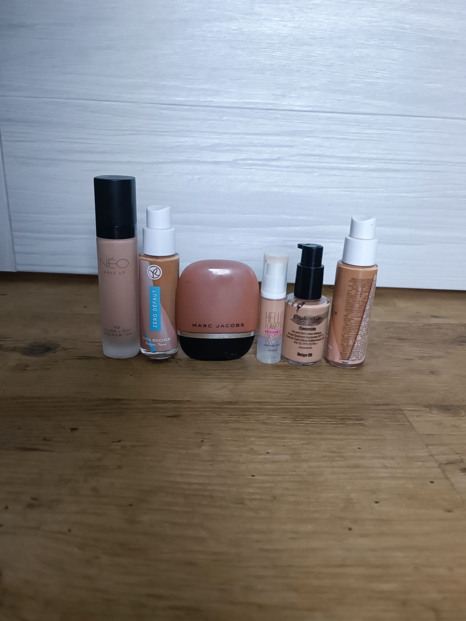 Zestaw podkładów do twarzy benefit marc jacobs yves rocher Arden