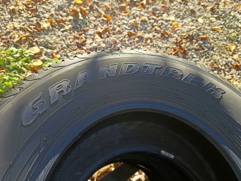 Sprzedam opony DUNLOP AT20 GRANDTREK
