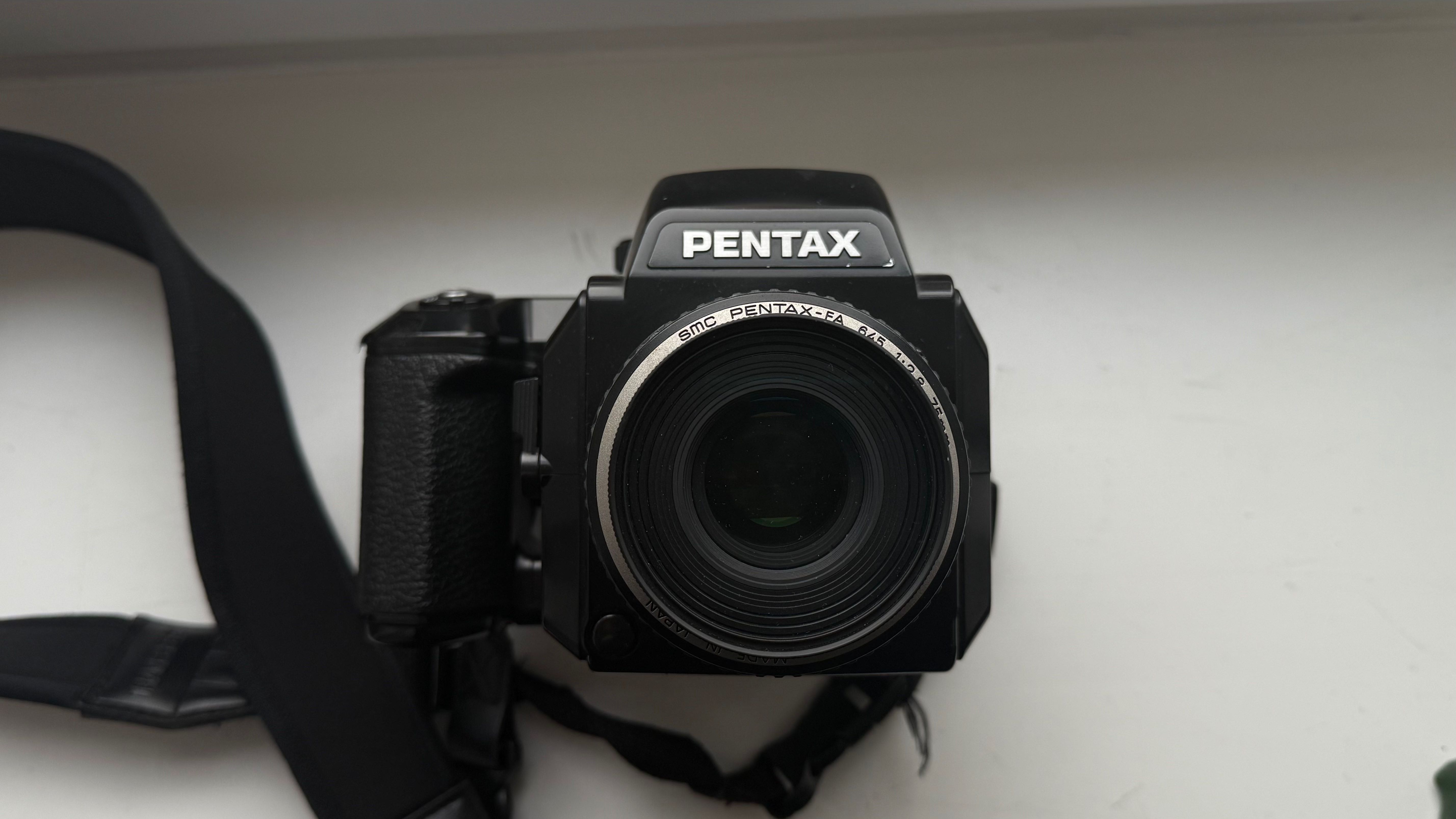 Aparat średnioformatowy Pentax 645N + Pentax FA 75mm 2.8 z autofokusem