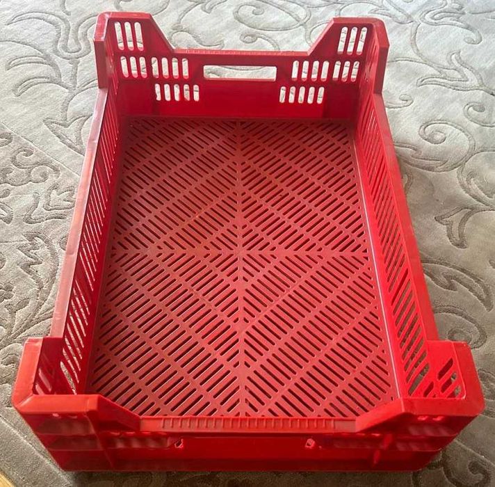 Пластикові ящики для господарських потреб