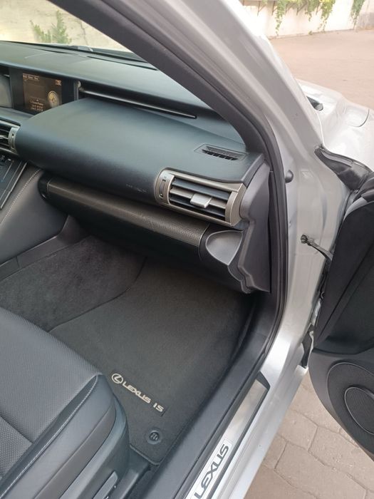 Lexus is 200 продам