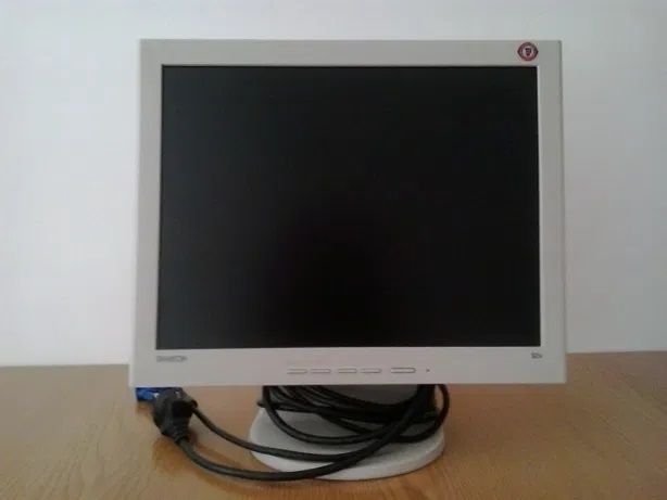 [Baixa de preço] Monitor LCD Samtron 52V R