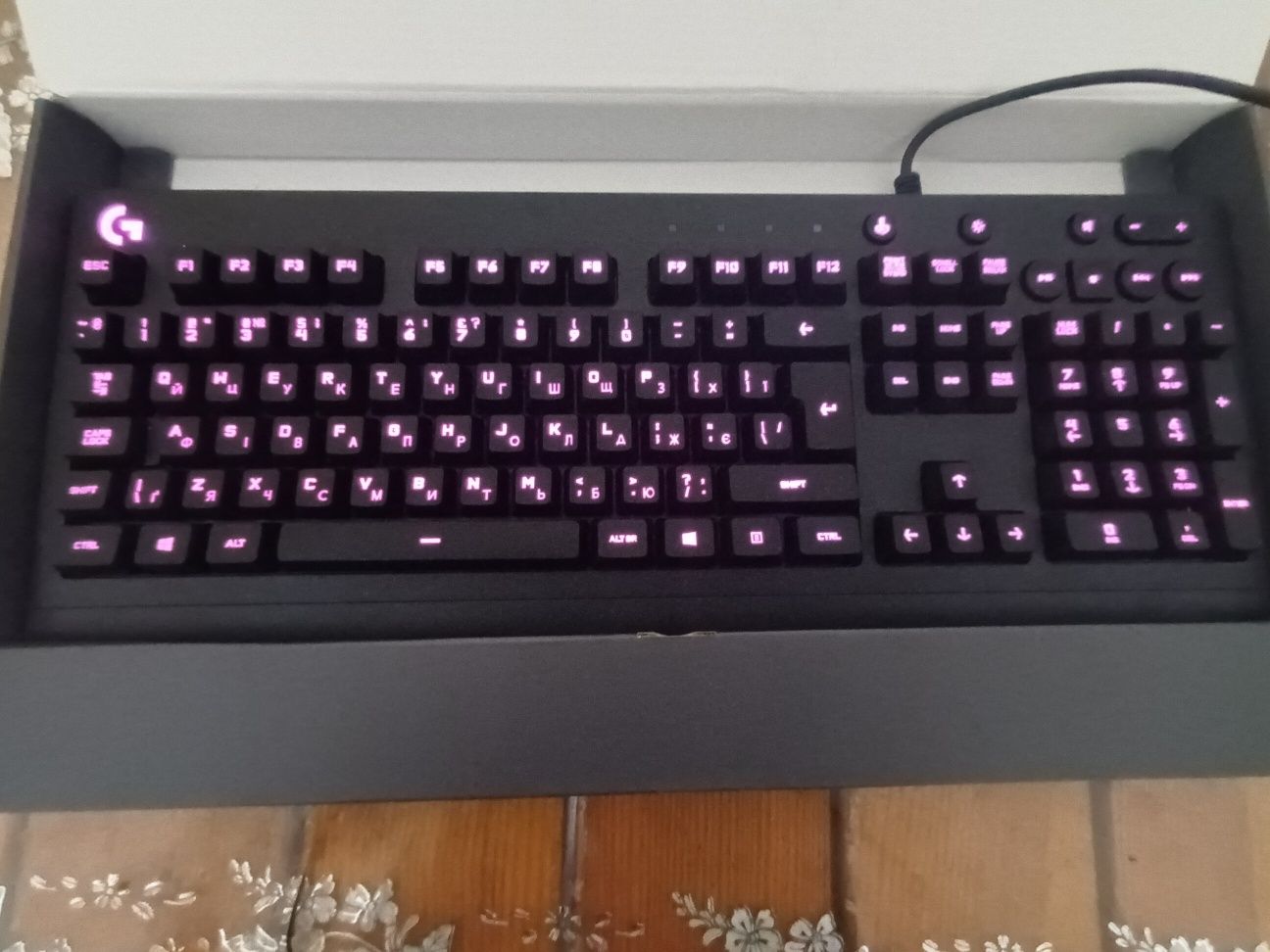 Клавиатура Logitech G213 продам
