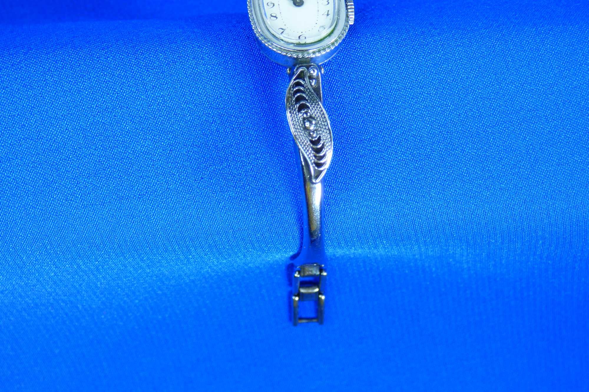 Женские часы СССР марки Луч Luch наручные