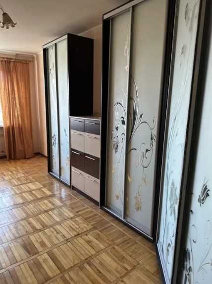 2 комнатная квартира на Крымском бульваре !