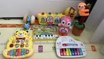 Музичні іграшки піаніно гусениця fisher price повторюшка