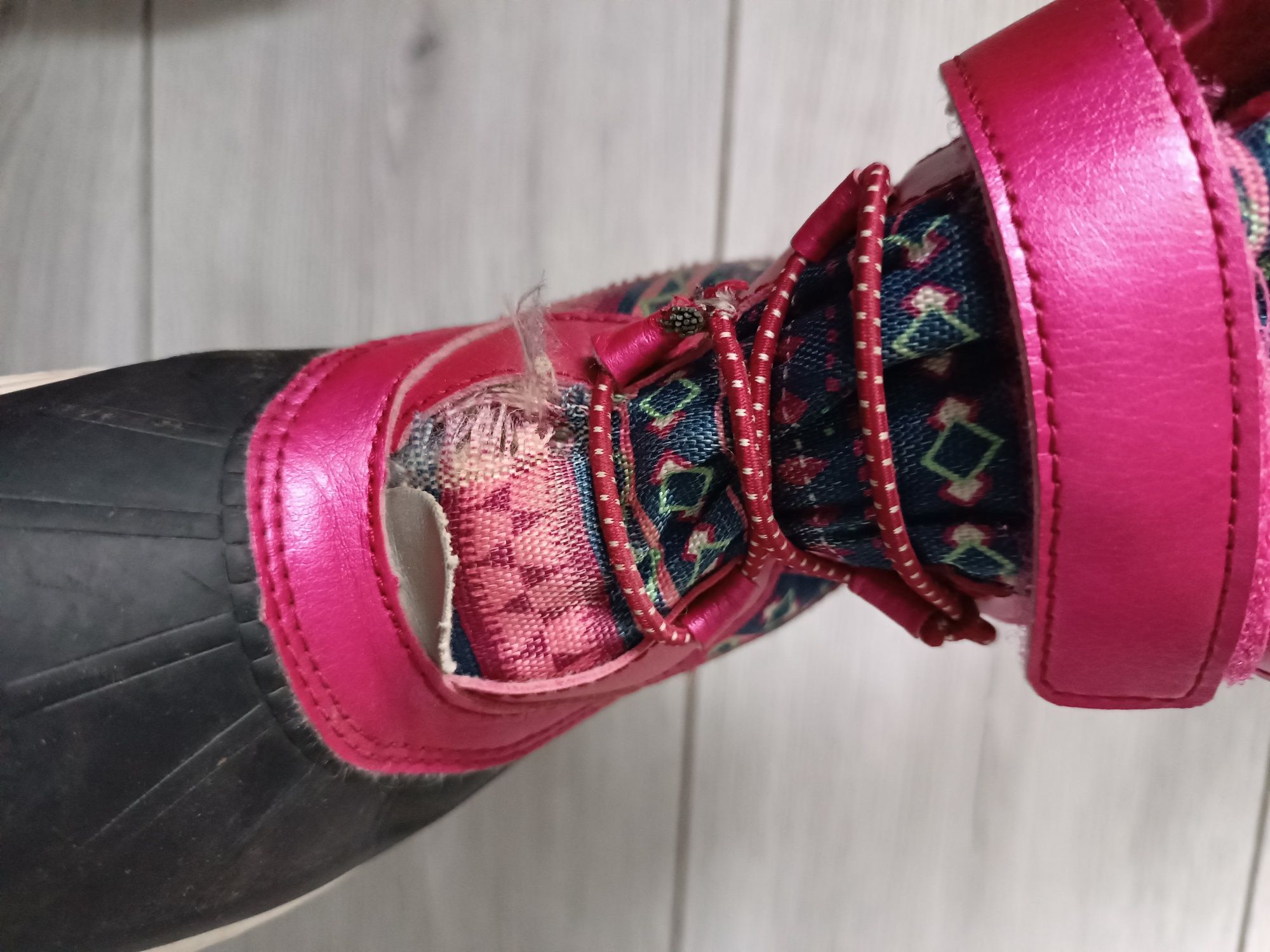 Śliczne buty, śniegowce 32