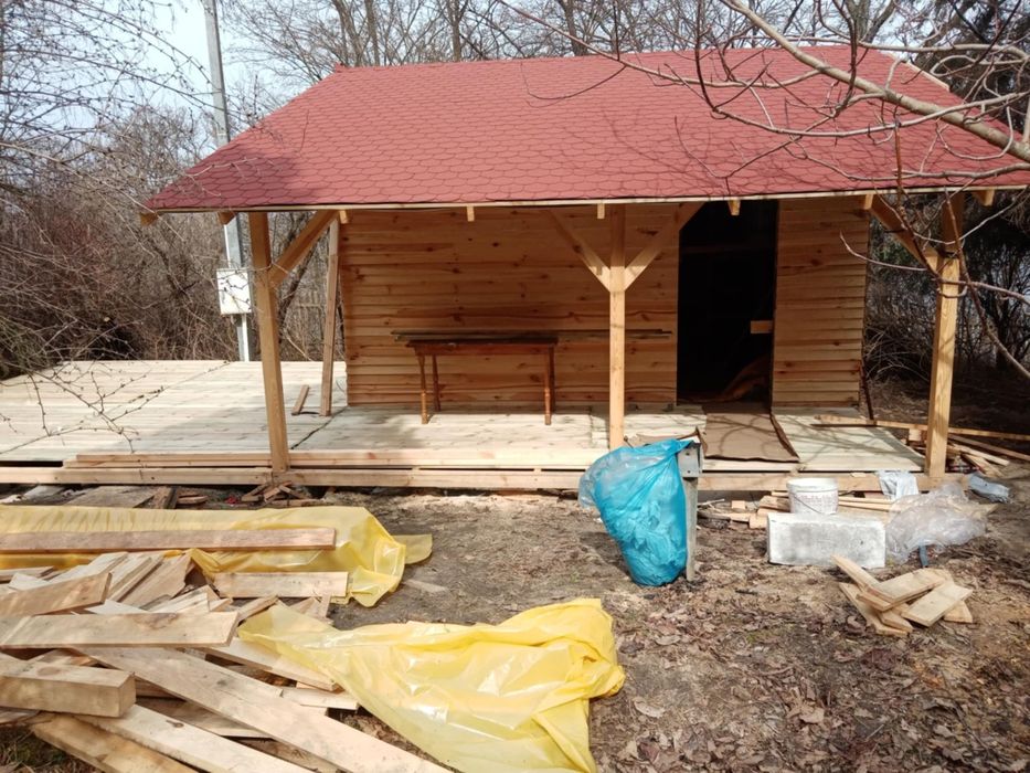 Budowa altan pomostów tarasów i zadaszeń  konstrukcji drewnianej