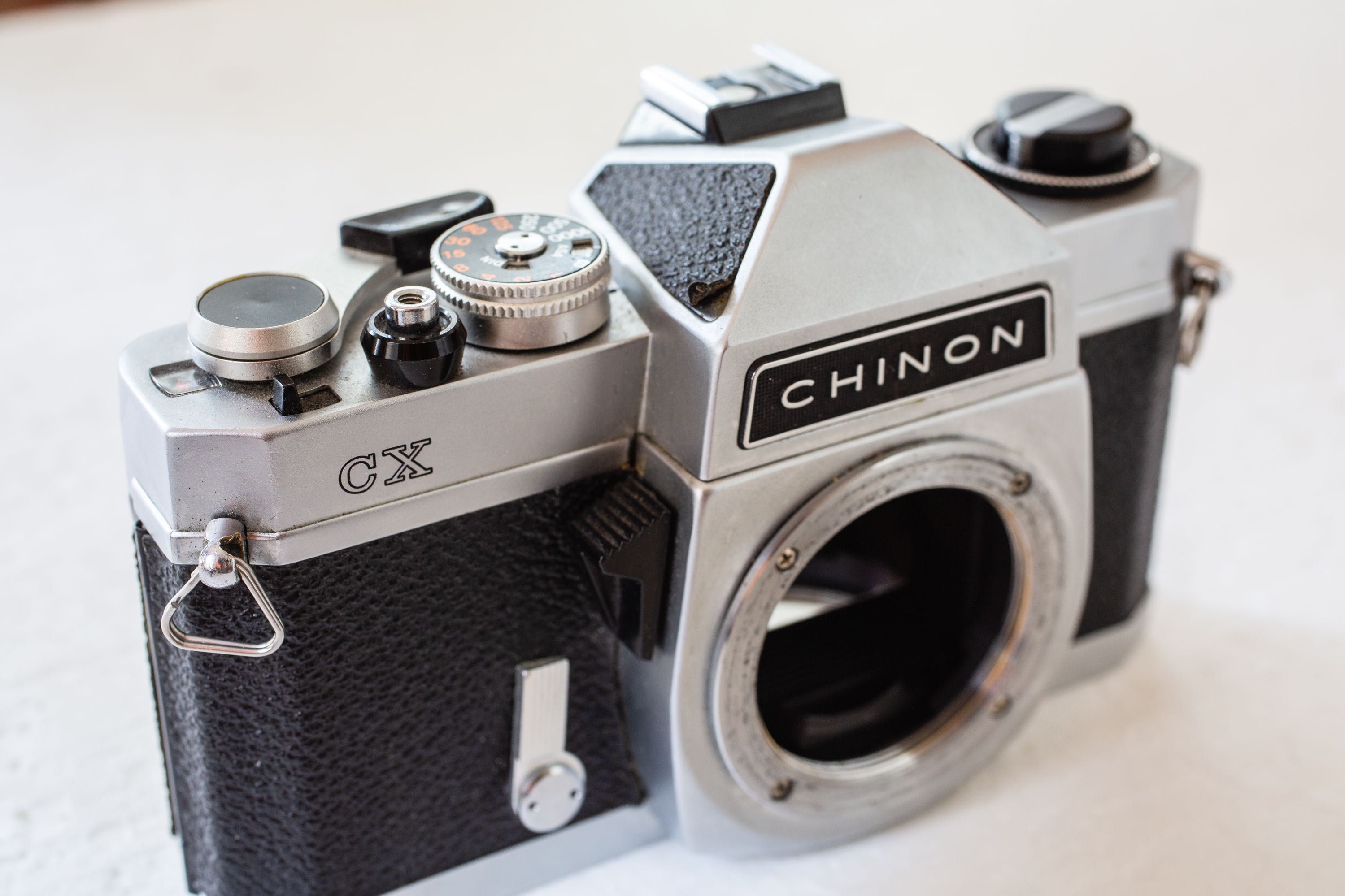 Плівкова 35 мм камера Cinon CX кріплення М42