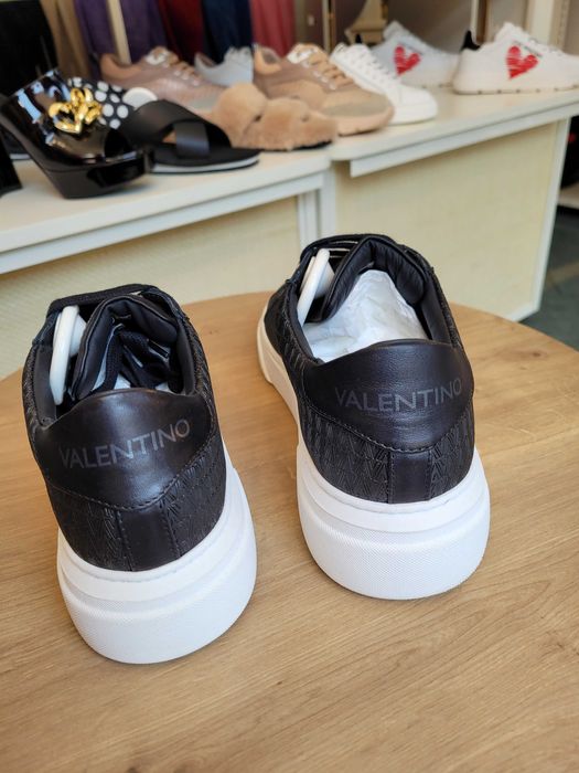 Valentino Sneakersy skórzane na platformie