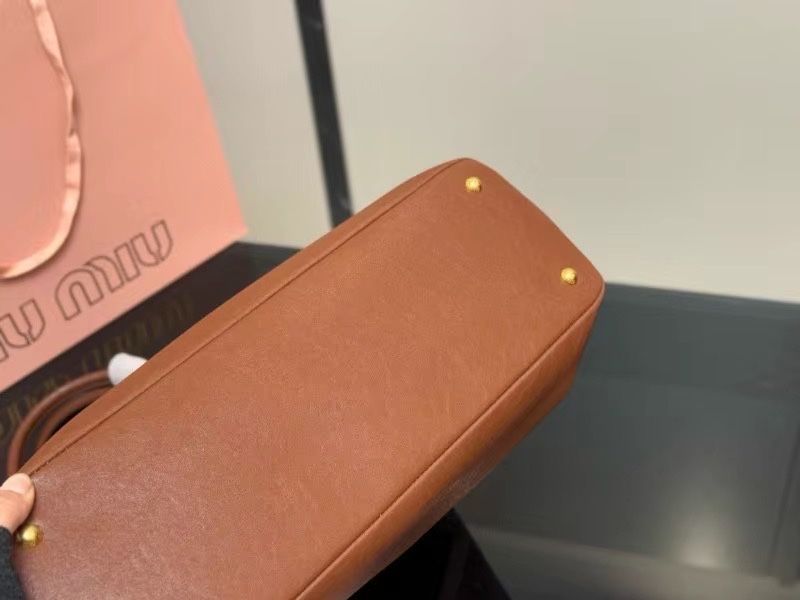 Piękna Skórzana Torebka Miu Miu! Dwa kolory czarna i brąz 41x31