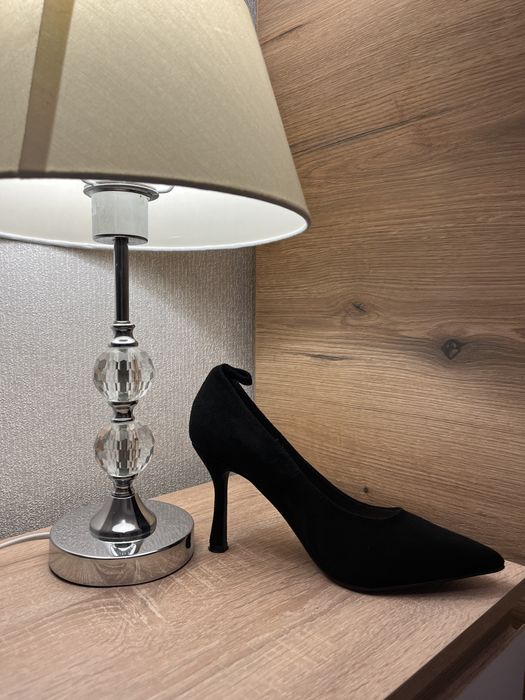 Туфлі на каблуку