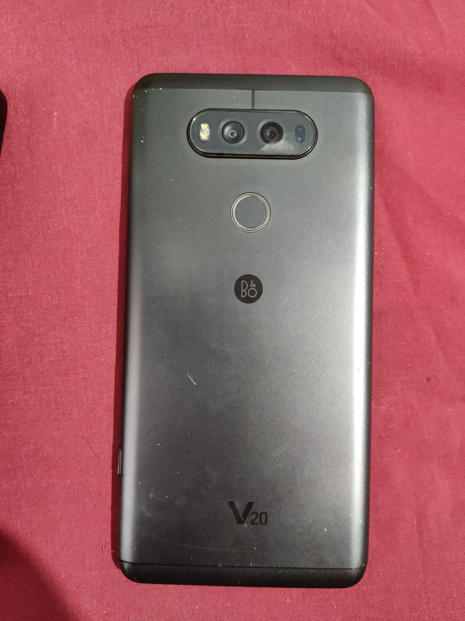 Смартфон LG V20 4/64