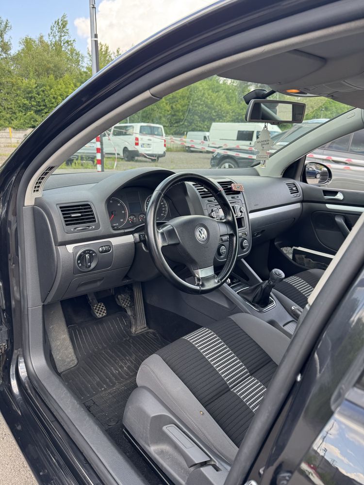 Volkswagen Golf V
