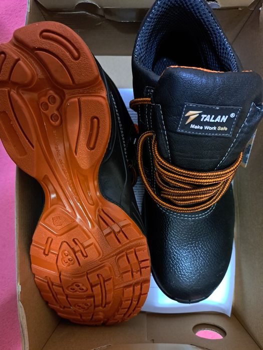 черевики с залізним носком