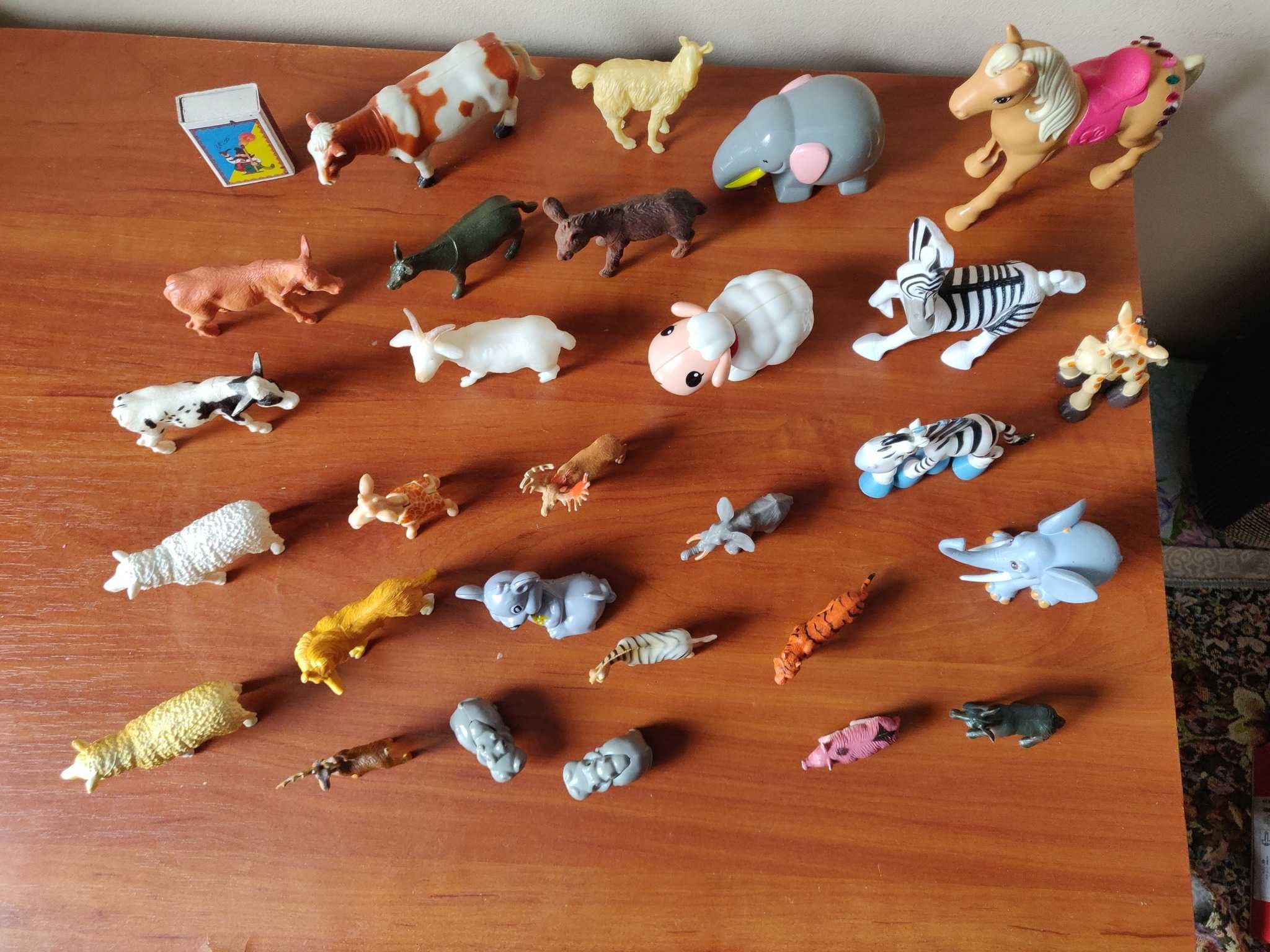 Продам игрушки фигурки животных